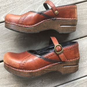 Dansko Marcelle Mary Jane Clogs Brown Sz 37 / 7